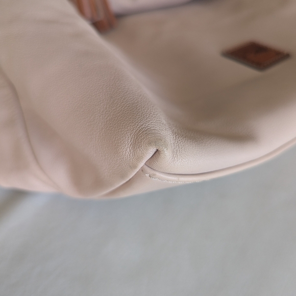 Dooney & Bourke Large Cream Leather Hobo Shoulder Bag - Picture 11 of 16